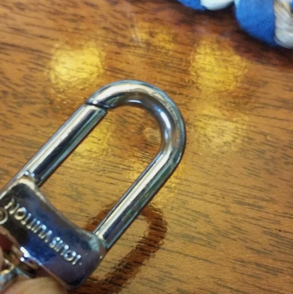 Louis Vuitton Enchappe Key Holder Ring Charm M63224 Monogram - Picture 4 of 6